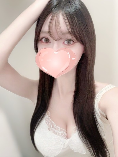 えみり【吸い付く白肌♡マシュマロ美BODY】さんの写真
