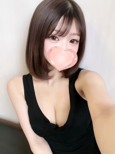 はる【光を透かす白肌♡瑞々しき神ビジュの誘惑】さんの写真