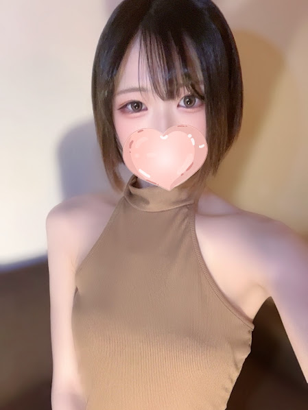 なお【理想の神シルエット♡至高の白肌】さんの写真