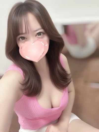 りあら【王道美貌 ♡ もち肌のシルク質感】さんの写真