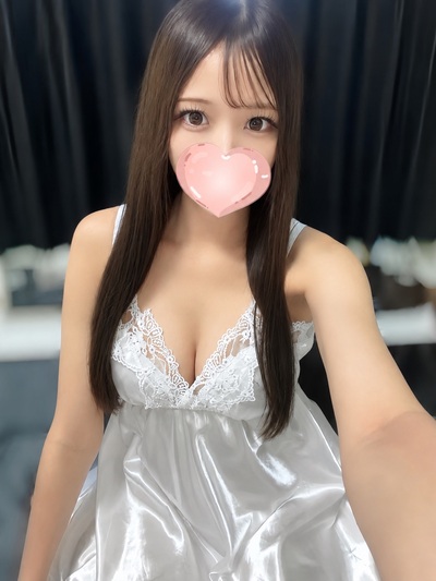 ゆに【可愛さと綺麗さ♡欲張り癒し美女】さんの写真
