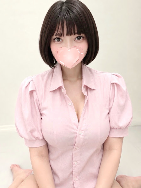 なこ【色気の極み美女♡】さんの写真
