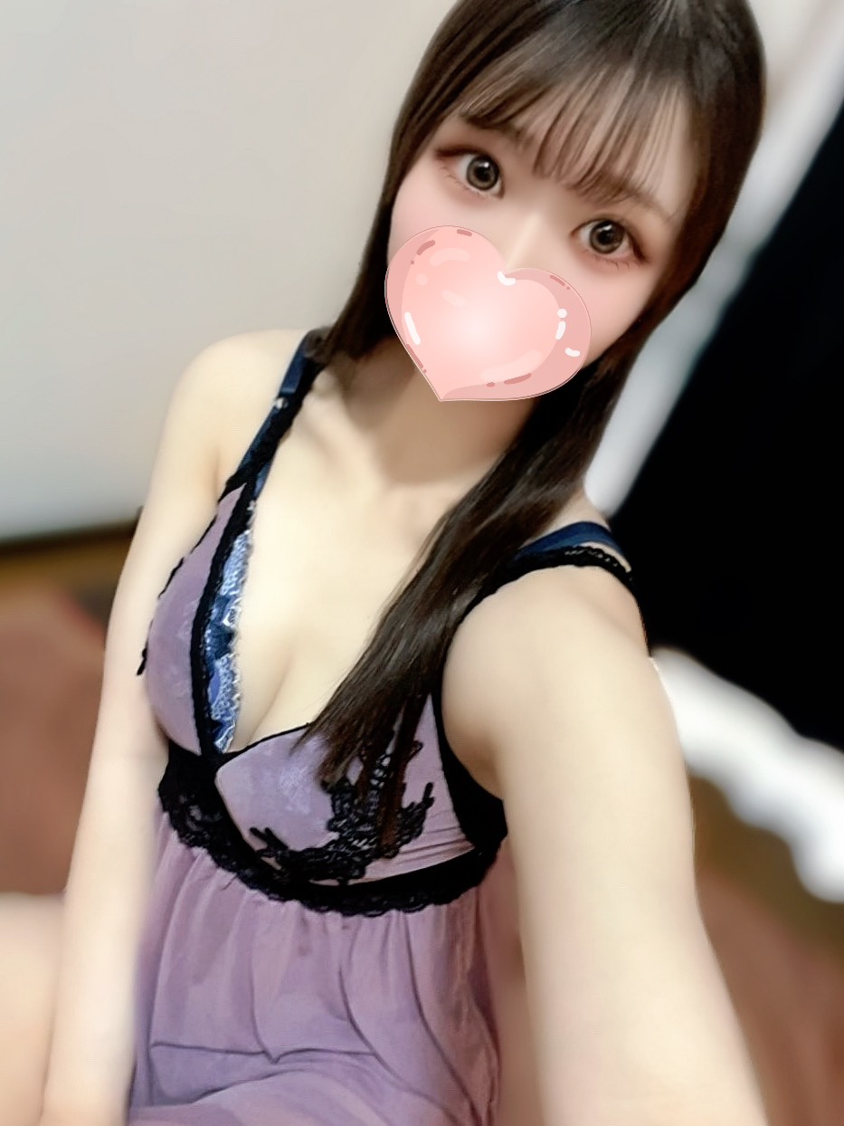 りりか【色白Eカップ♡アイドル級美女】さんの写真