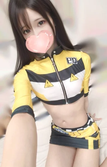 しゅな【スレンダー美女♡魅惑の色気】さんの写真