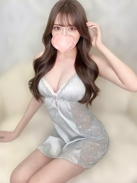 あやみ【美シルエット♡優しく癒す透明感美女】さんの写真