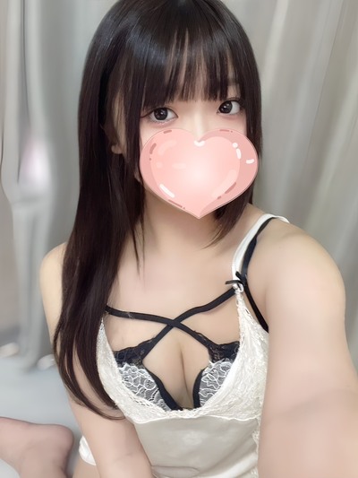 つき【心拍数跳ね上がる♡反則級のあざとボディ】さんの写真