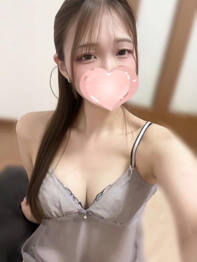 なの【甘かわ癒し系♡華やかバストライン】さんの写真