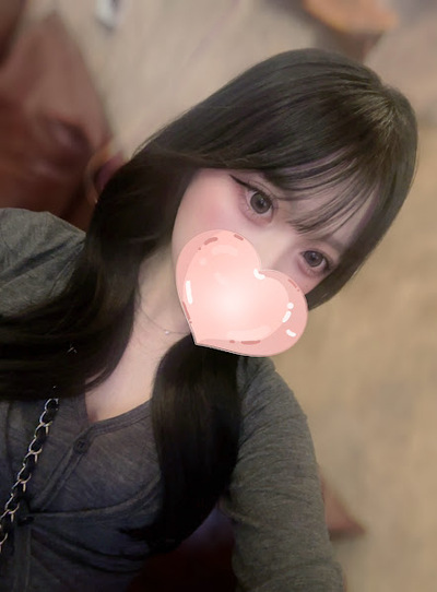 かるあ【ビジュ爆発♡甘々美女】さんの写真