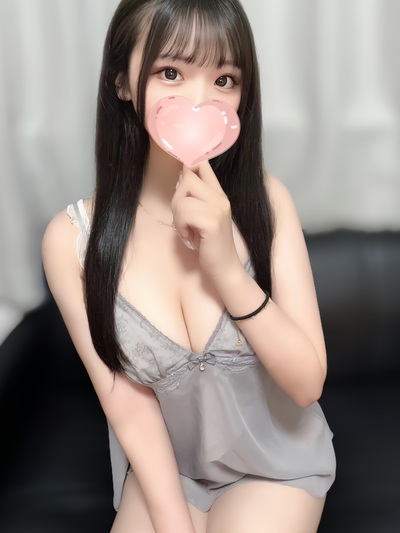 りいな【Hカップの迫力♡最高のご褒美】さんの写真