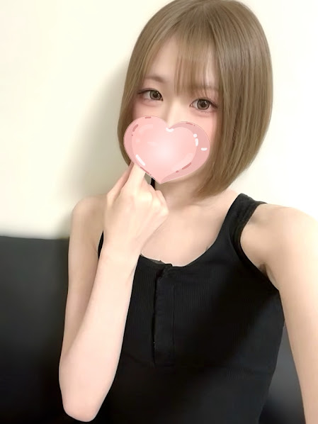なお【理想の神シルエット♡至高の白肌】さんの写真