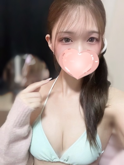 なの【甘かわ癒し系♡華やかバストライン】さんの写真