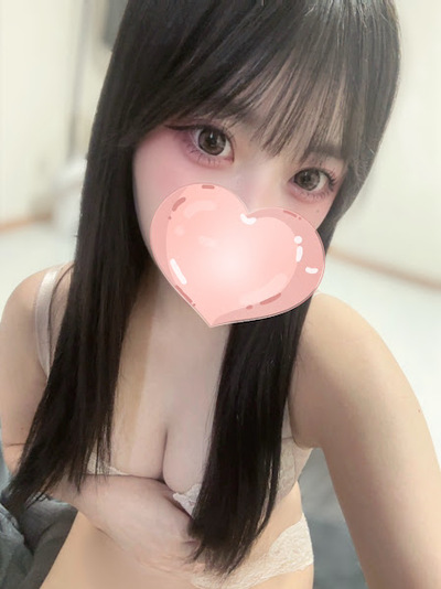 かるあ【ビジュ爆発♡甘々美女】さんの写真